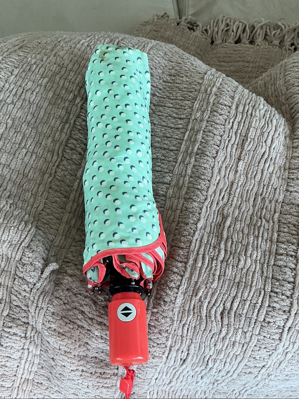 Vera Bradley Mint Green Polka Dot Snap-Front Detail